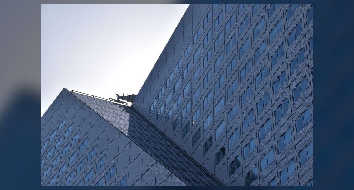 How Does a Fractional CRO Build a Compensation Plan in 2027?
