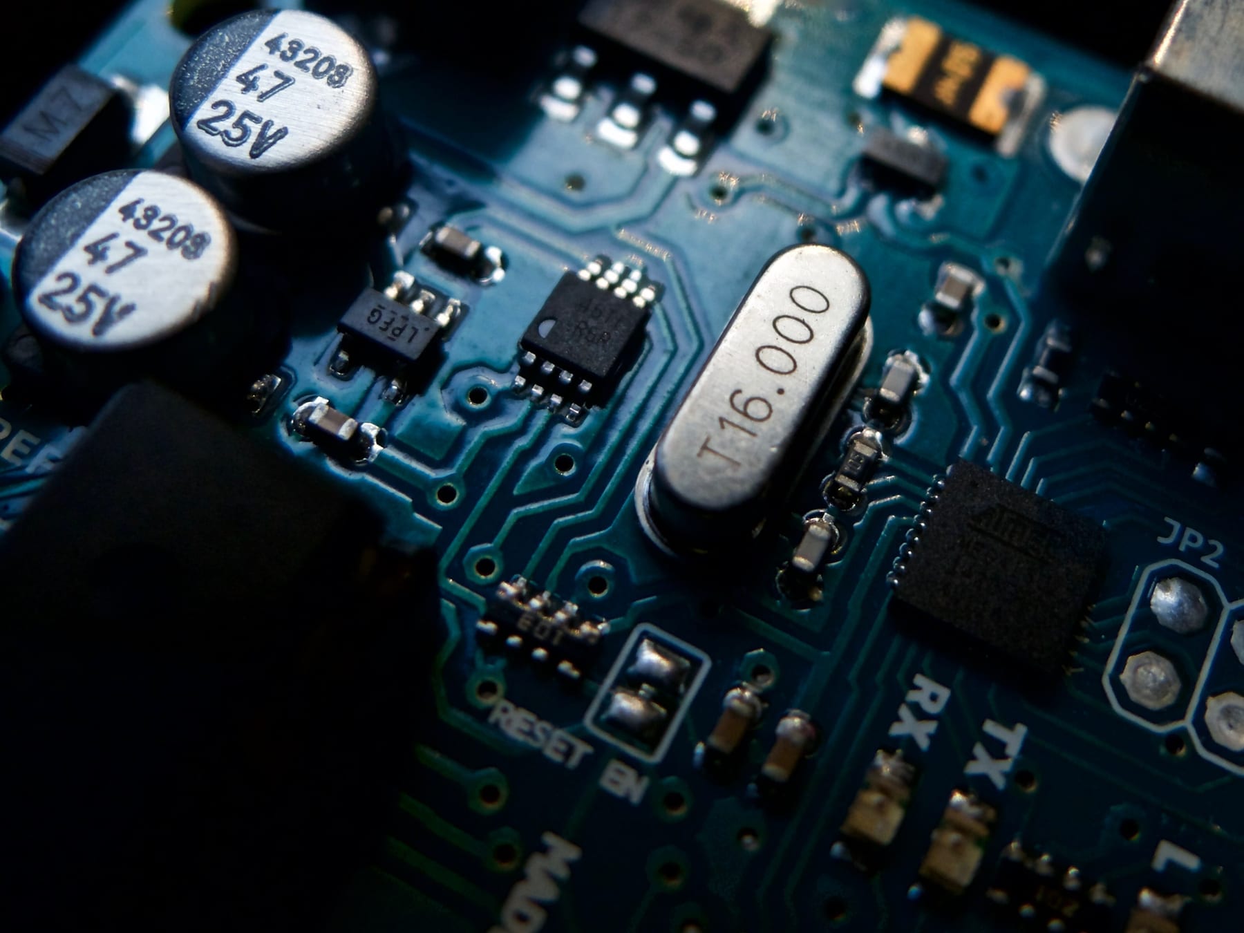How Do I Get My Electronics Reps to Sell Warranties and Accessories?