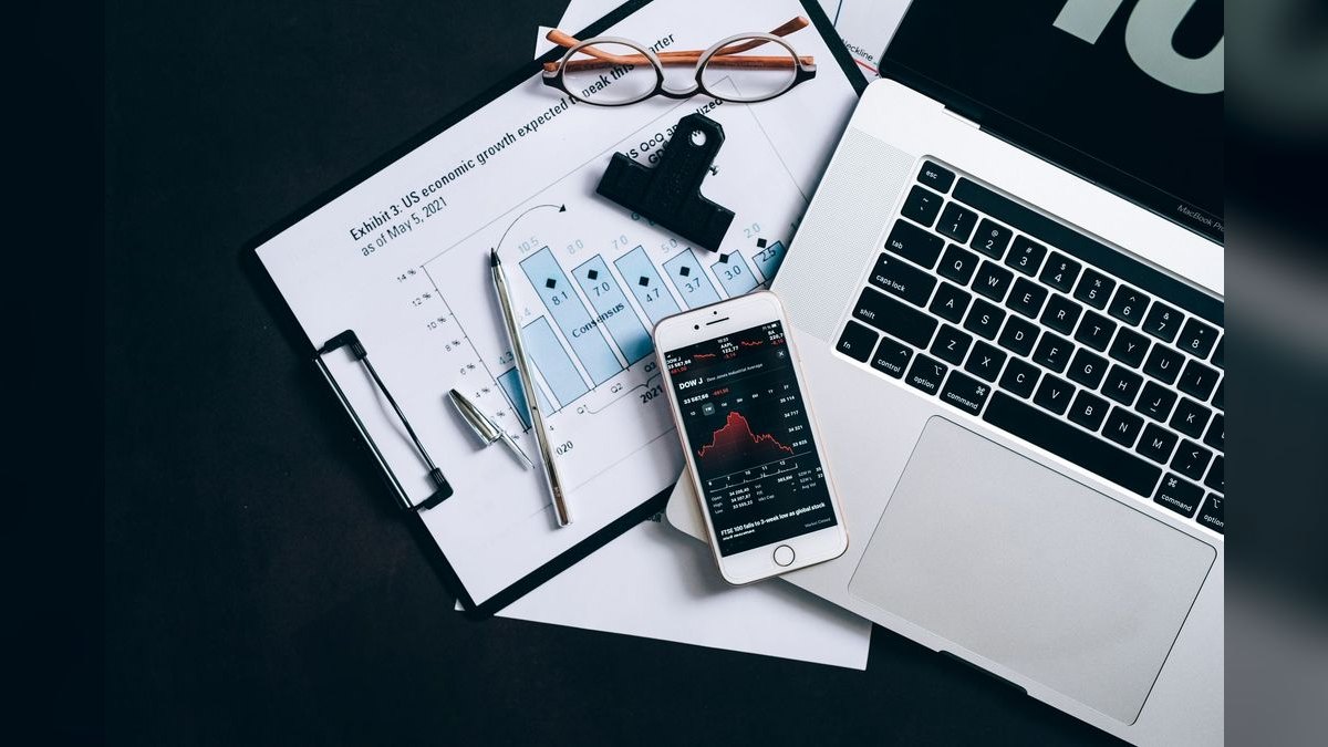 Should I Hire a Fractional CRO If My Forecast Accuracy Is Below 50 Percent — figure 1