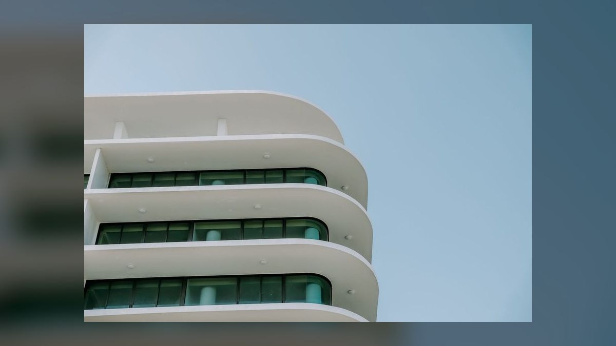 How Many Employees Should I Schedule Each Shift at My Smoke and Vape Shop — figure 2