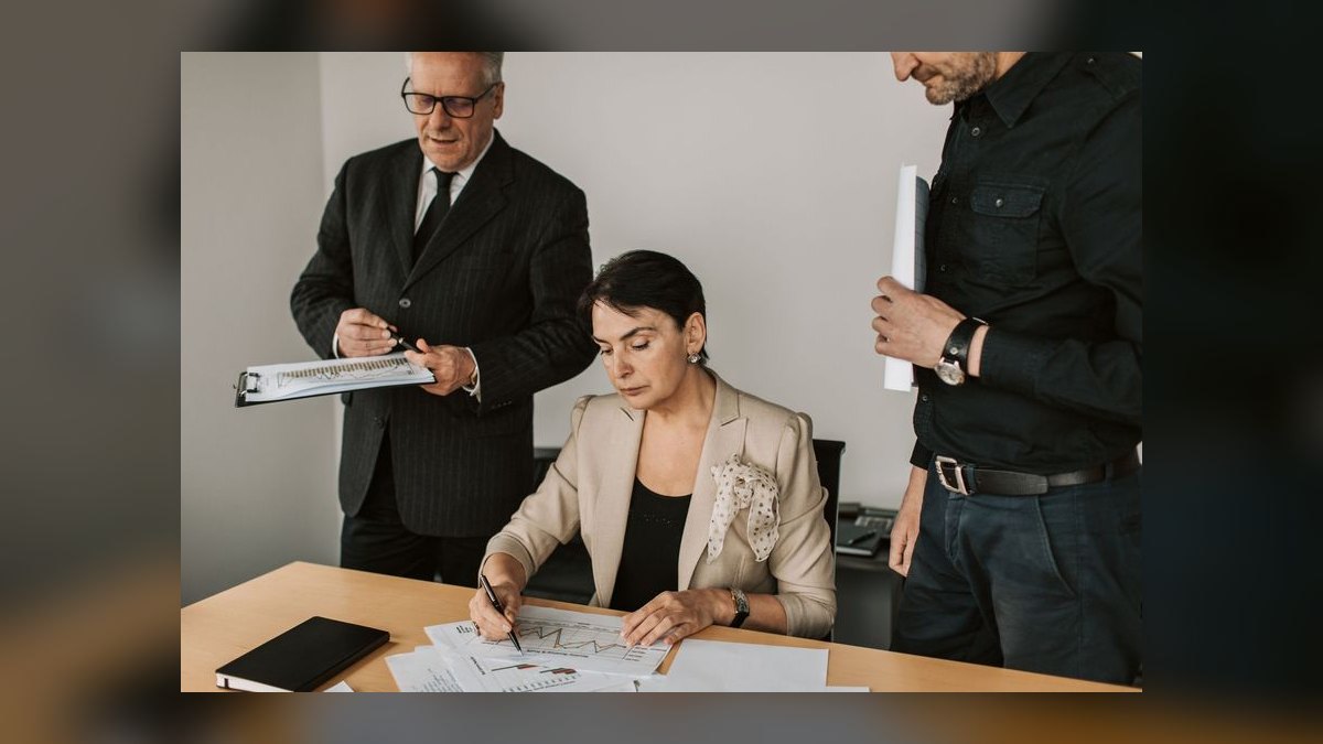 Should I Hire a Fractional CRO If My Deals Keep Stalling in Procurement and Legal — figure 6