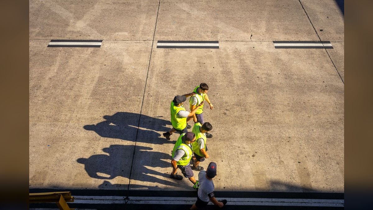 When should a staffing company hire a fractional CRO — figure 4