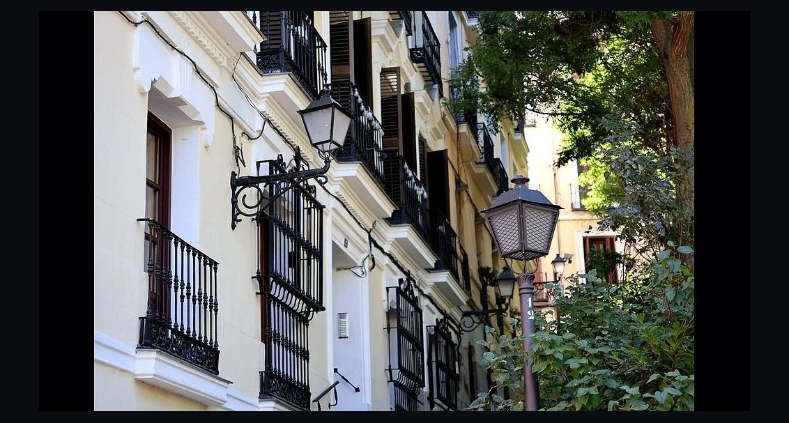 How do I evaluate a fractional CRO in Nashville in 2027?