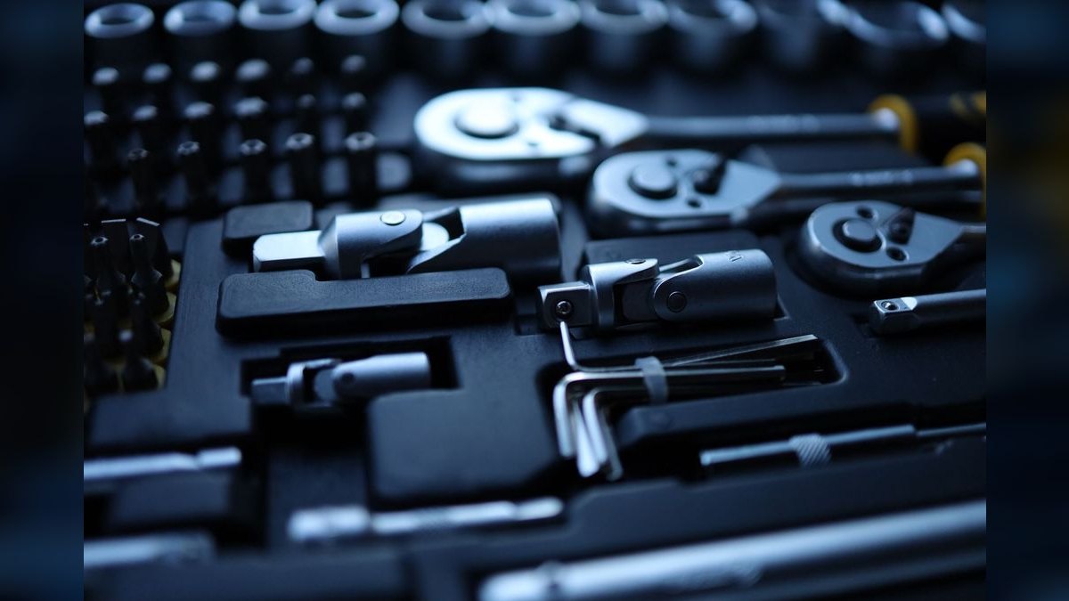 What KPIs should a fractional CRO own at a dev tools company in 2027?