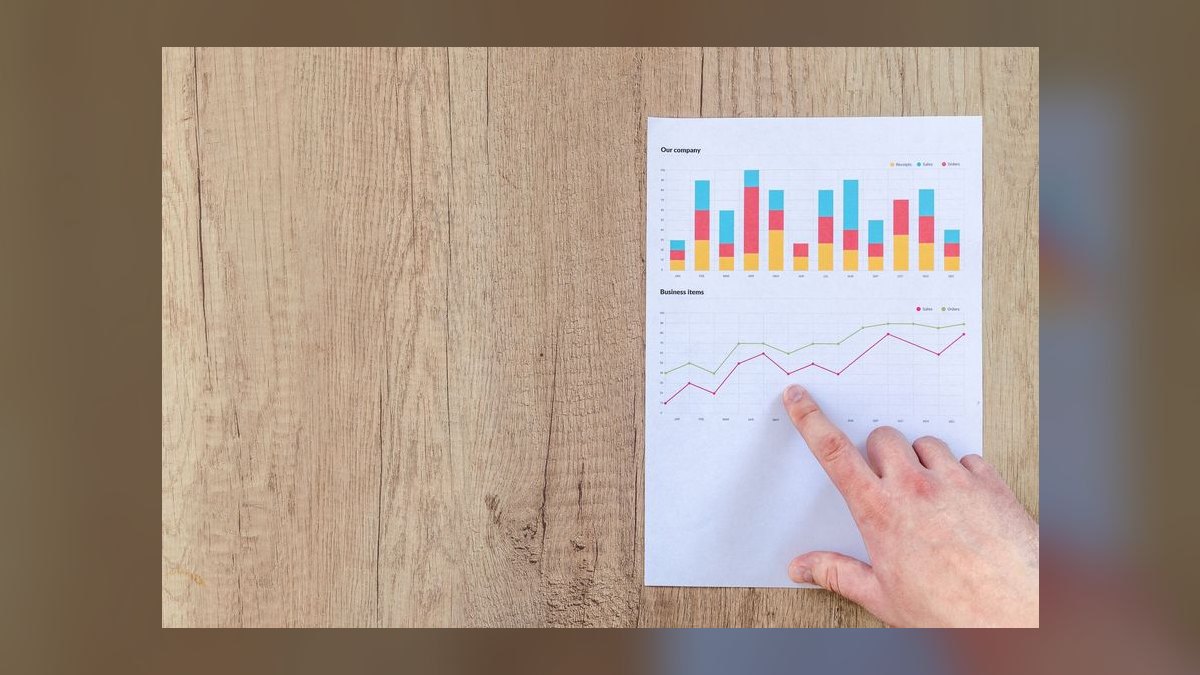 How do I evaluate a fractional CRO in the DMV area in 2027 — figure 10