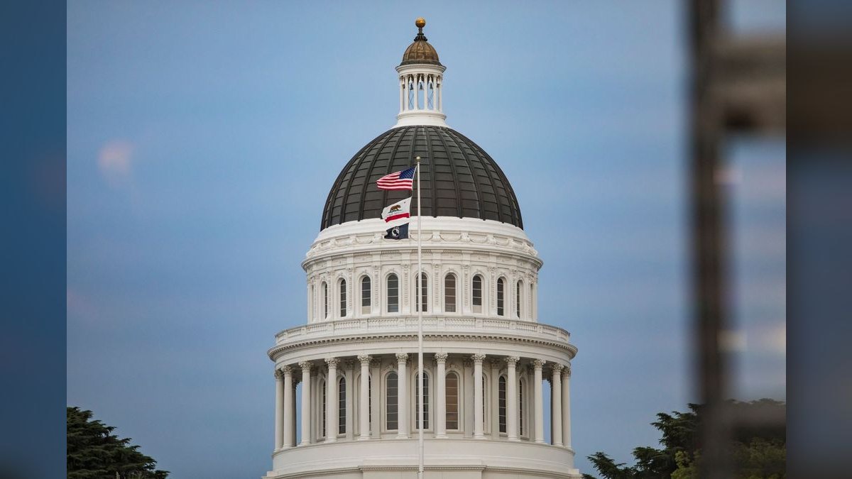 How do I evaluate a fractional CRO in California in 2027 — figure 3