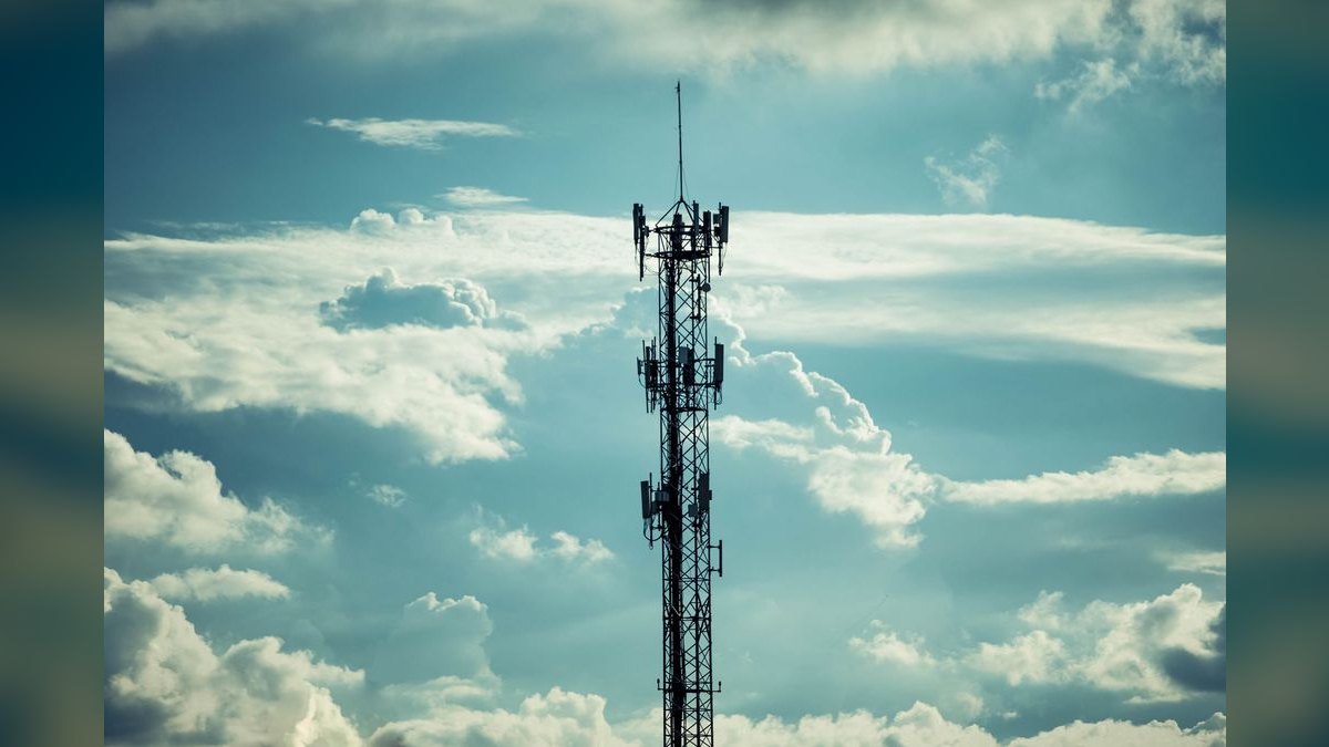 How does a fractional CRO fix forecasting at a telecom company in 2027 — figure 3