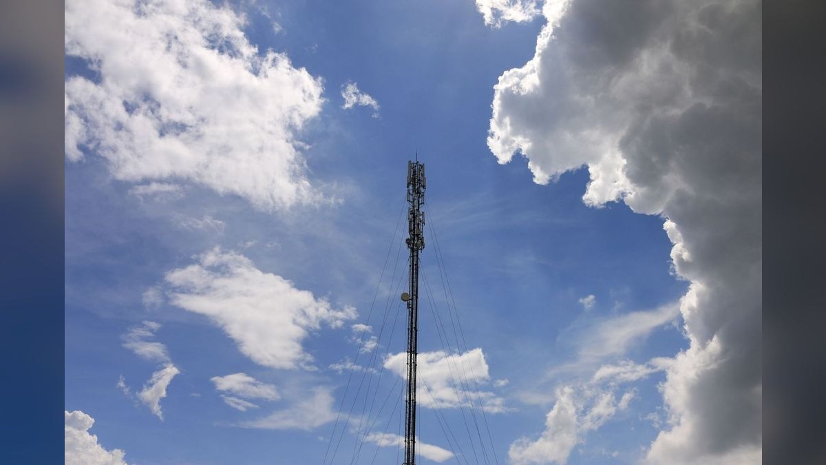 How does a fractional CRO fix forecasting at a telecom company in 2027?
