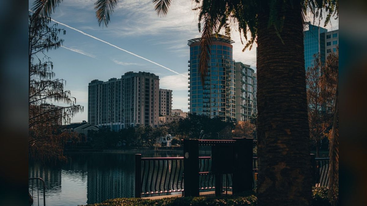 How do I evaluate a fractional CRO in Orlando in 2027?