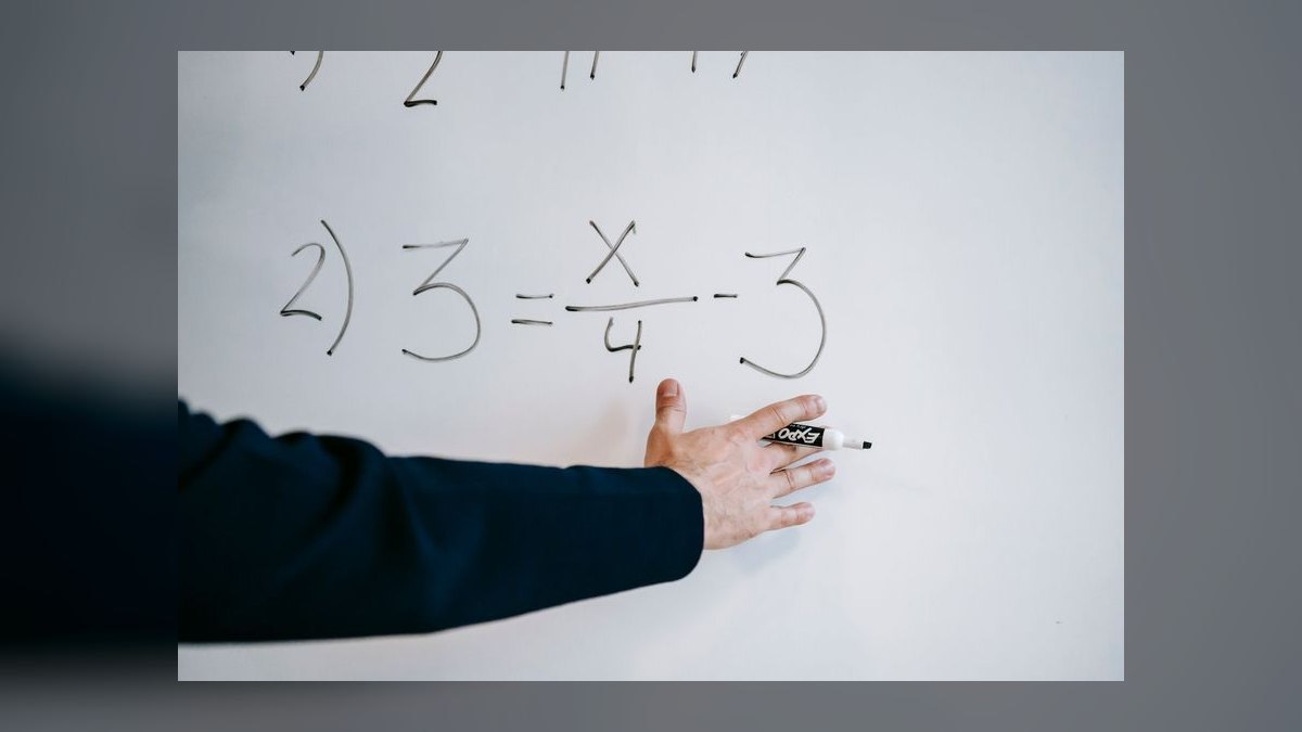 How do I evaluate a fractional CRO in San Jose in 2027 — figure 8