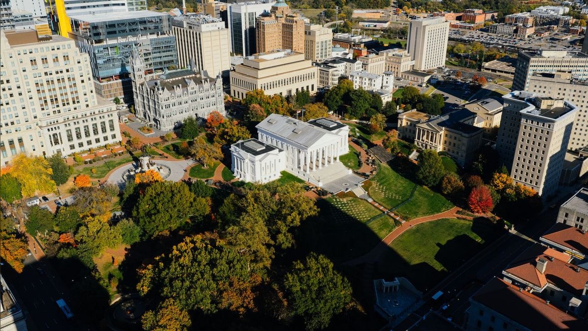 How do I evaluate a fractional CRO in Virginia Beach in 2027?