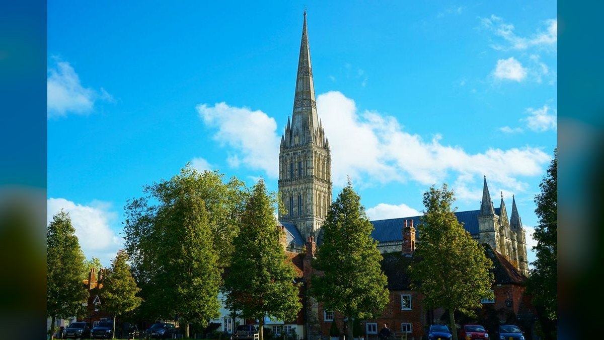 How do I hire a fractional CRO in Salisbury in 2027?