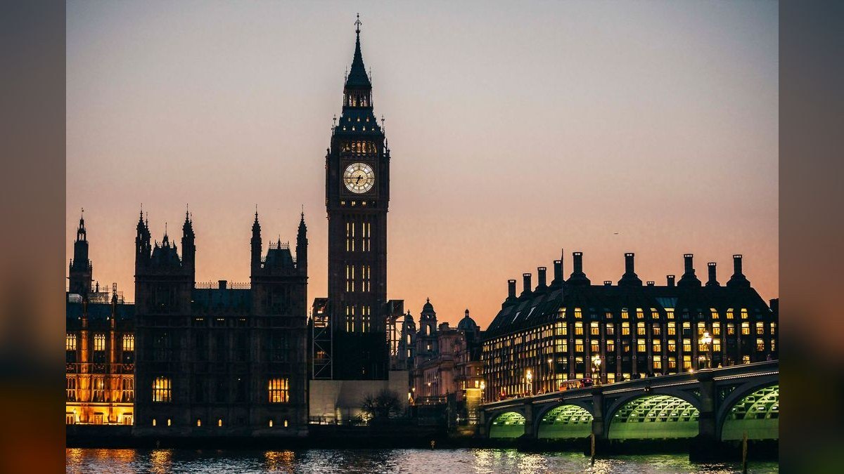 How do I find a fractional CRO in Westminster in 2027?
