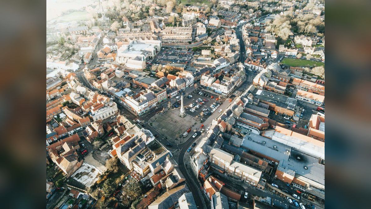 How do I find a fractional CRO in Essex in 2027?