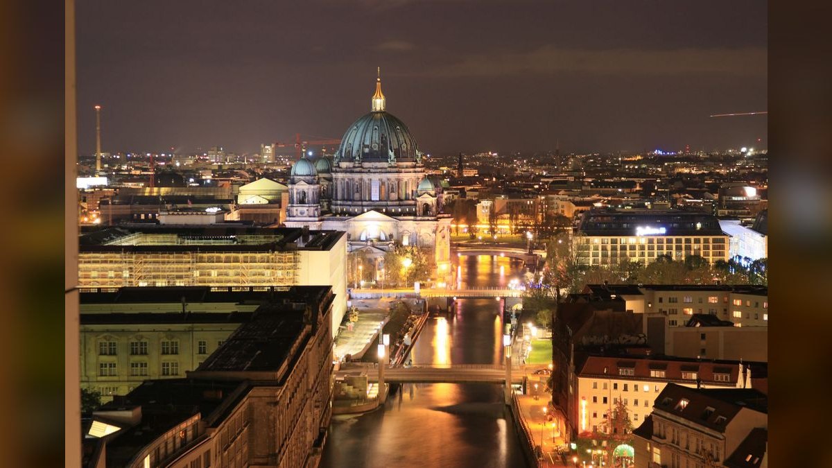 How do I find a fractional CRO in Berlin in 2027?