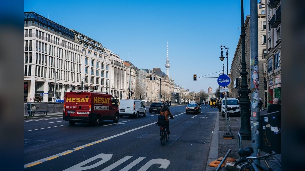 What does a fractional CRO cost in Berlin in 2027?