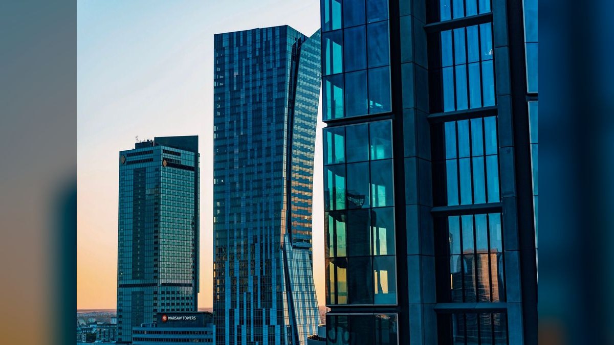 How do I find a fractional CRO in Reston in 2027?