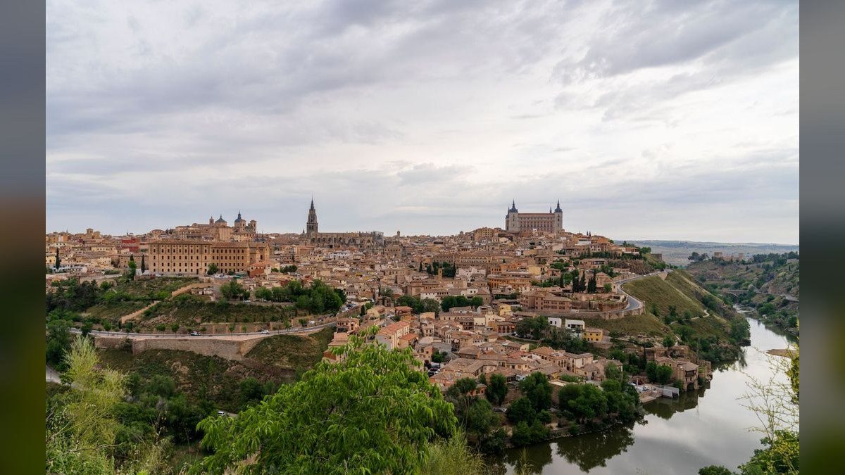 How do I find a fractional CRO in Toledo in 2027?