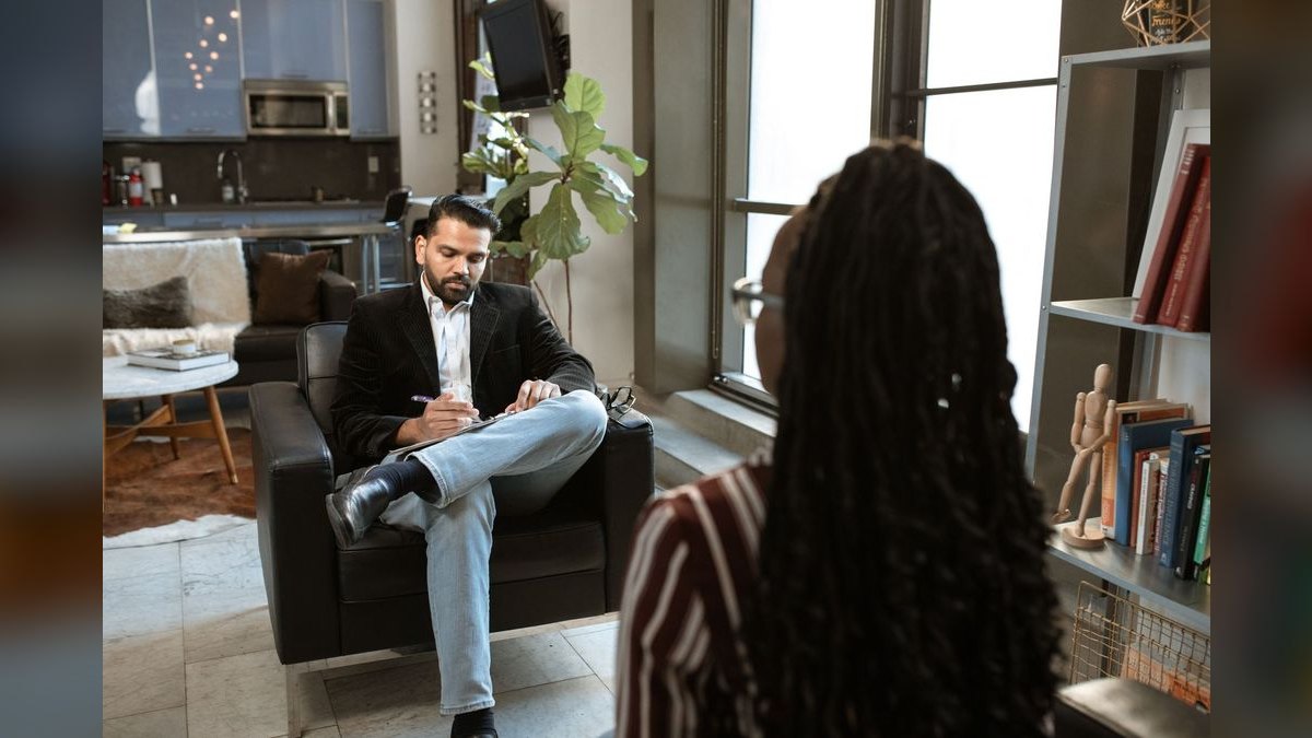 How do I hire an interim CRO for an AI startup company — figure 2