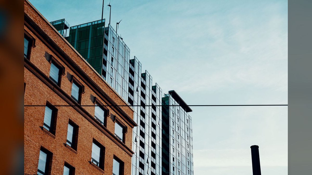 How do I hire an interim CRO for a proptech company — figure 1