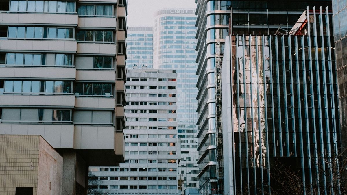 How do I hire an interim CRO for a proptech company in 2027?