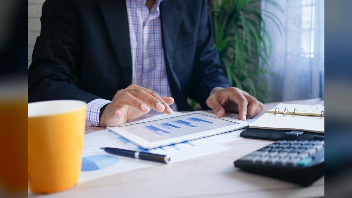 How do I hire a fractional head of revenue in Portland in 2027 — figure 1