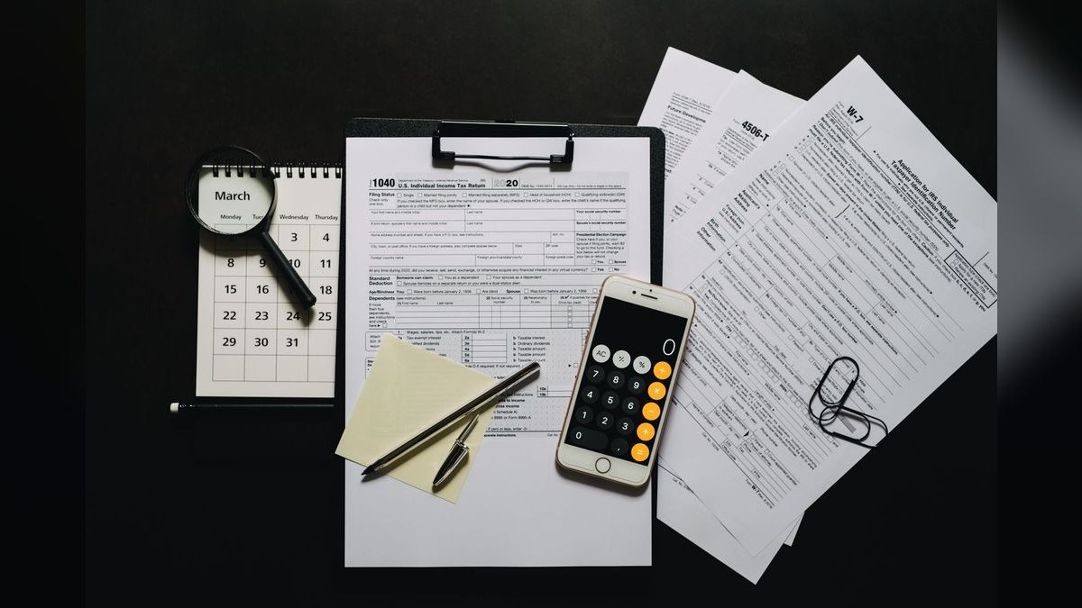How do I hire a fractional head of revenue for a marketing agency company in 2027?