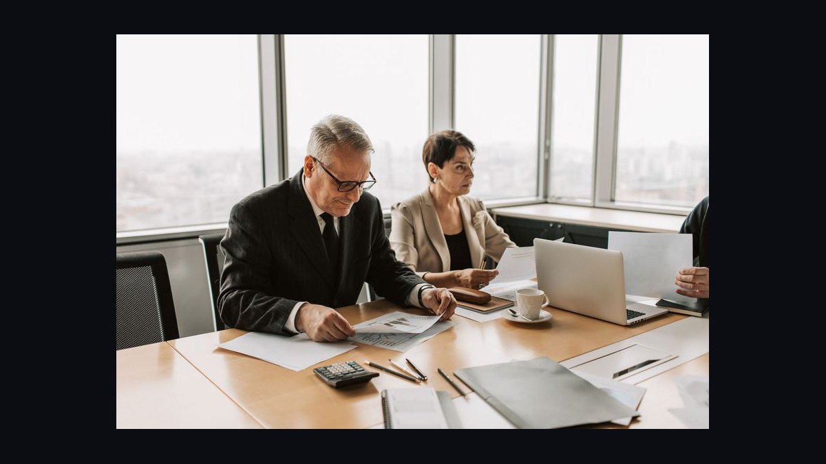How do I hire an interim CRO for an insurtech company in 2027 — figure 3