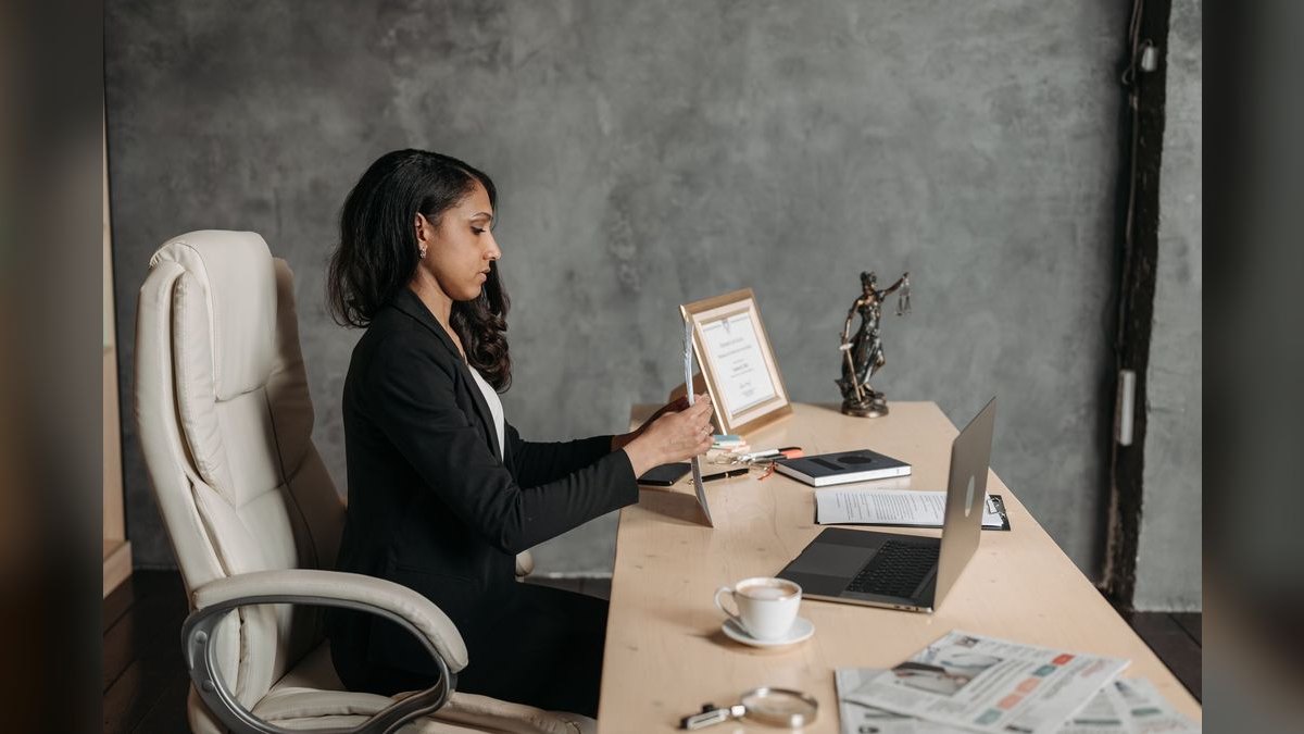 How do I hire an interim CRO for a legaltech company — figure 1