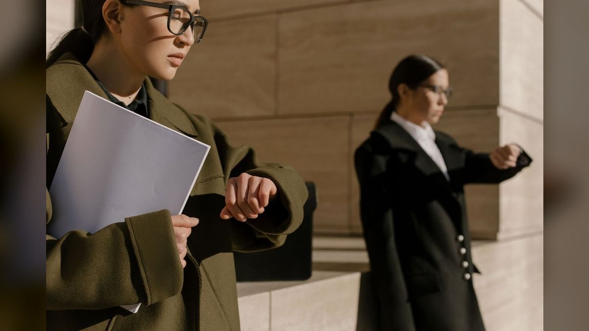 How do I hire an interim CRO for a legaltech company in 2027?