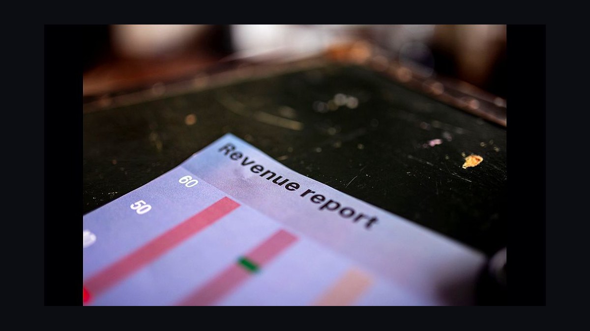 What does a fractional Chief Revenue Officer engagement cost in Arizona in 2027?