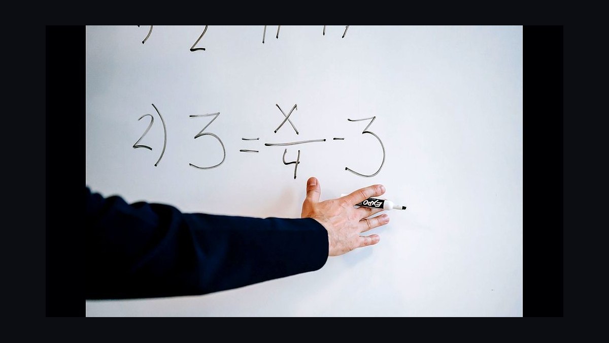 How do I evaluate a fractional Chief Revenue Officer in Irvine in 2027?