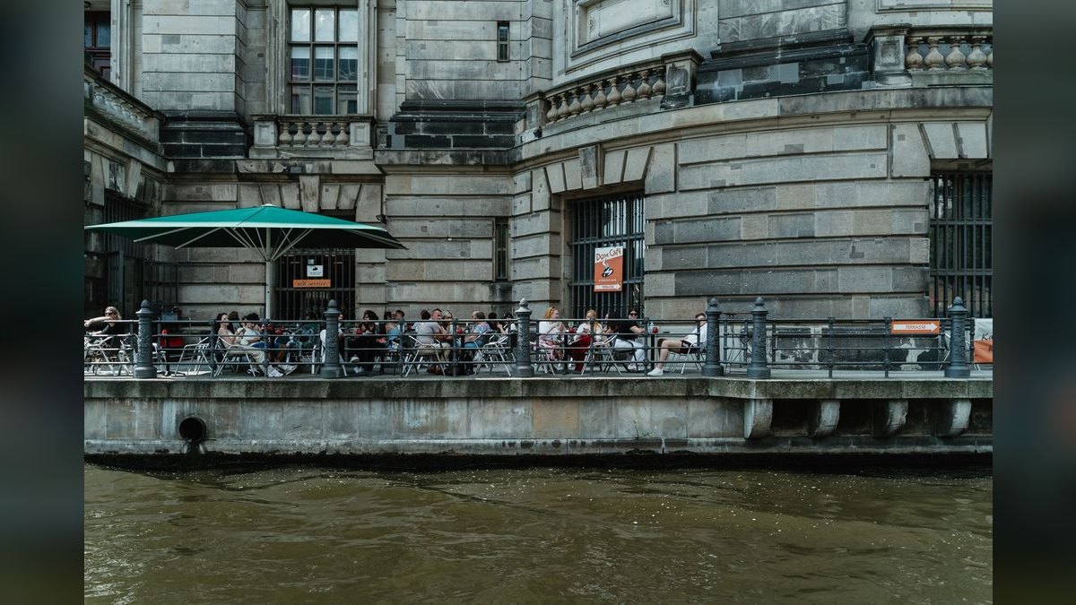 Should I hire a fractional CRO in Berlin in 2027?