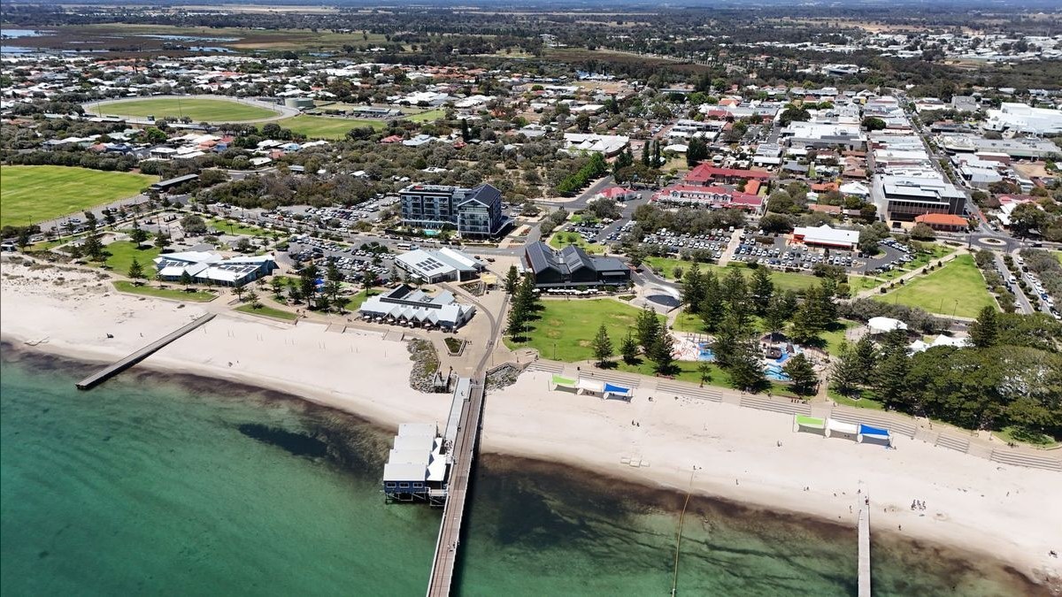 How do I find a fractional CRO in Westernport in 2027?