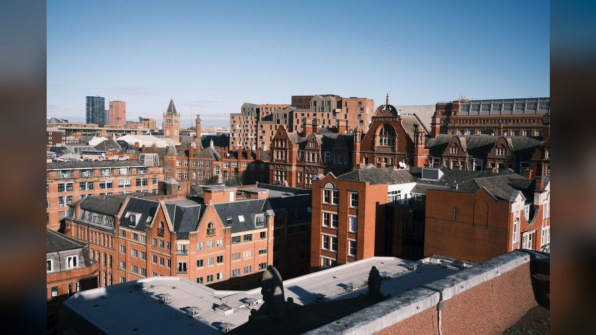 What does a fractional CRO cost in Manchester in 2027?