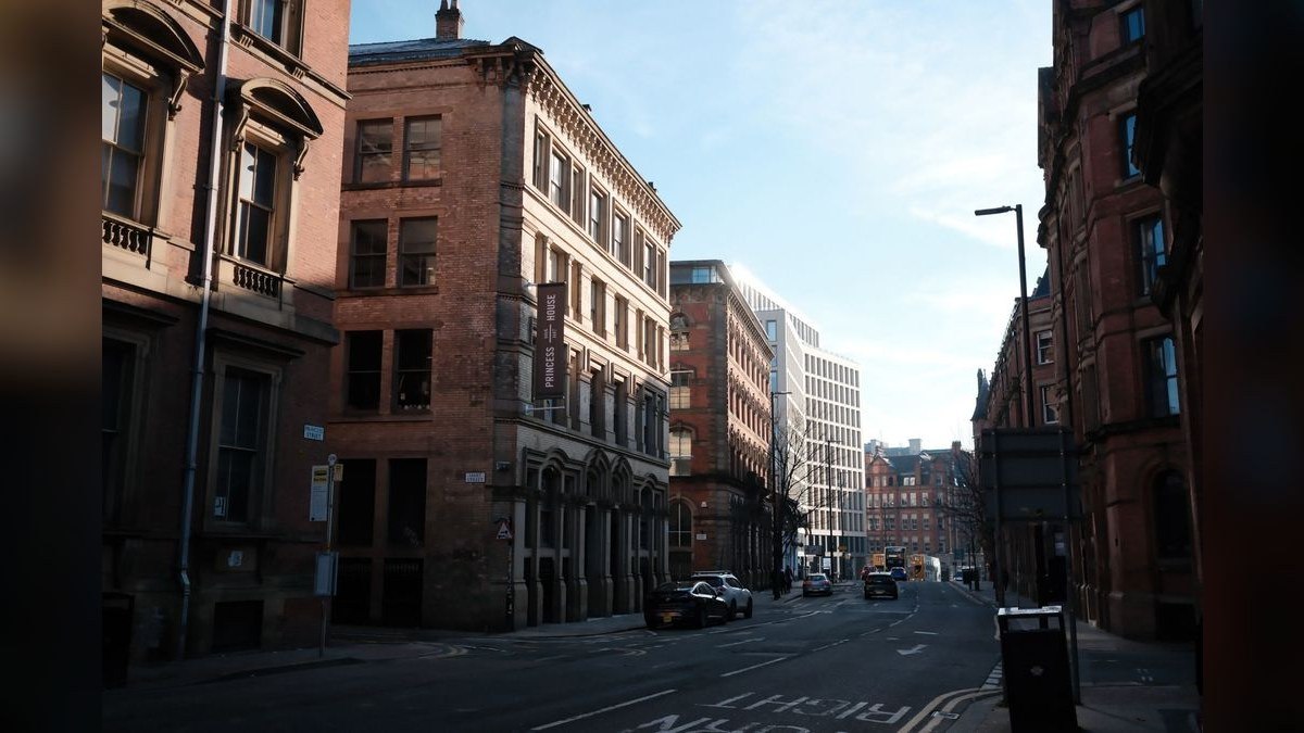 Should I hire a fractional CRO in Manchester in 2027?