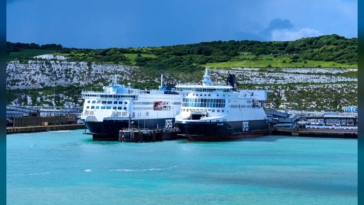 What does a fractional CRO cost in Dover in 2027?