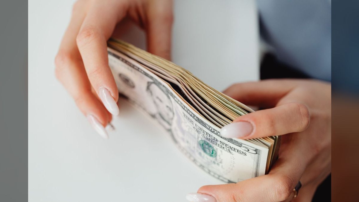 What does a fractional CRO cost in Delmar in 2027?