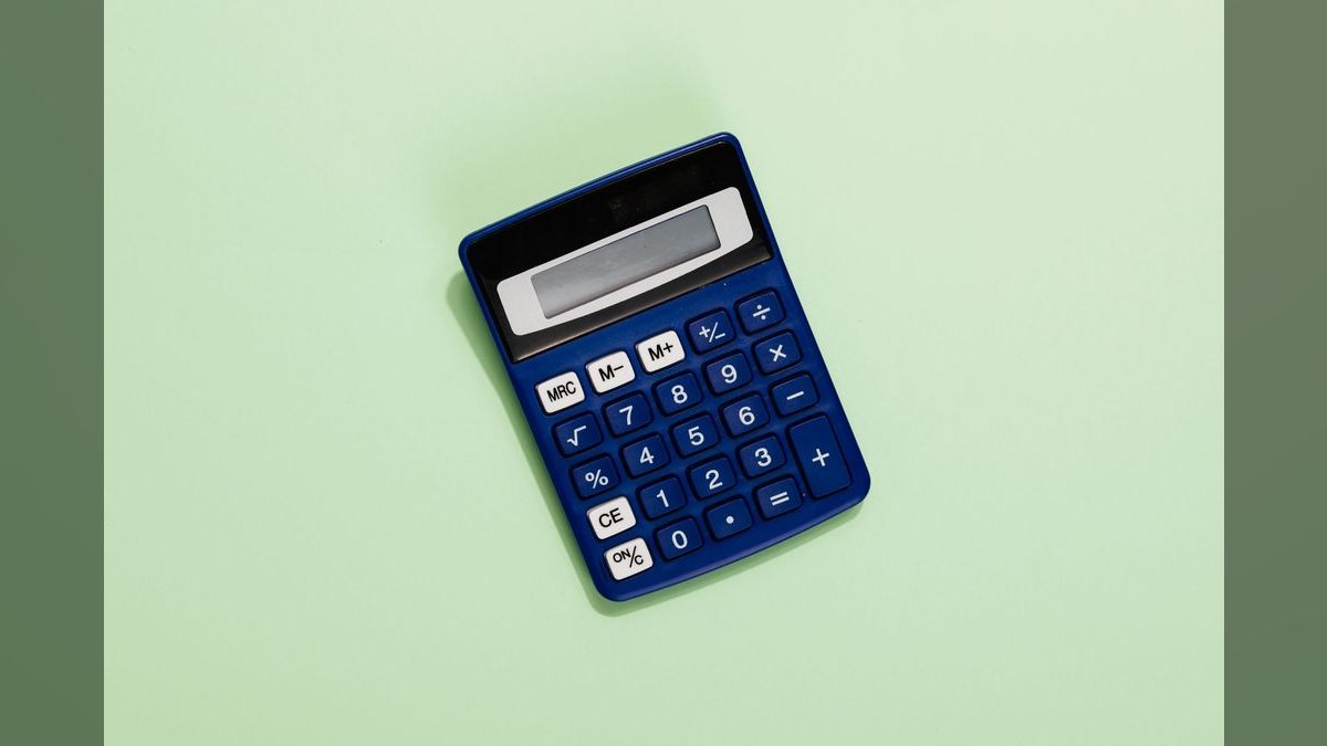 What does a fractional CRO cost in Bowers in 2027 — figure 1