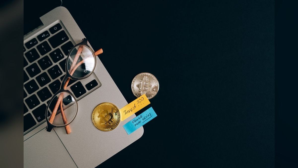 What are the signs a fintech company needs a Chief Revenue Officer in 2027?