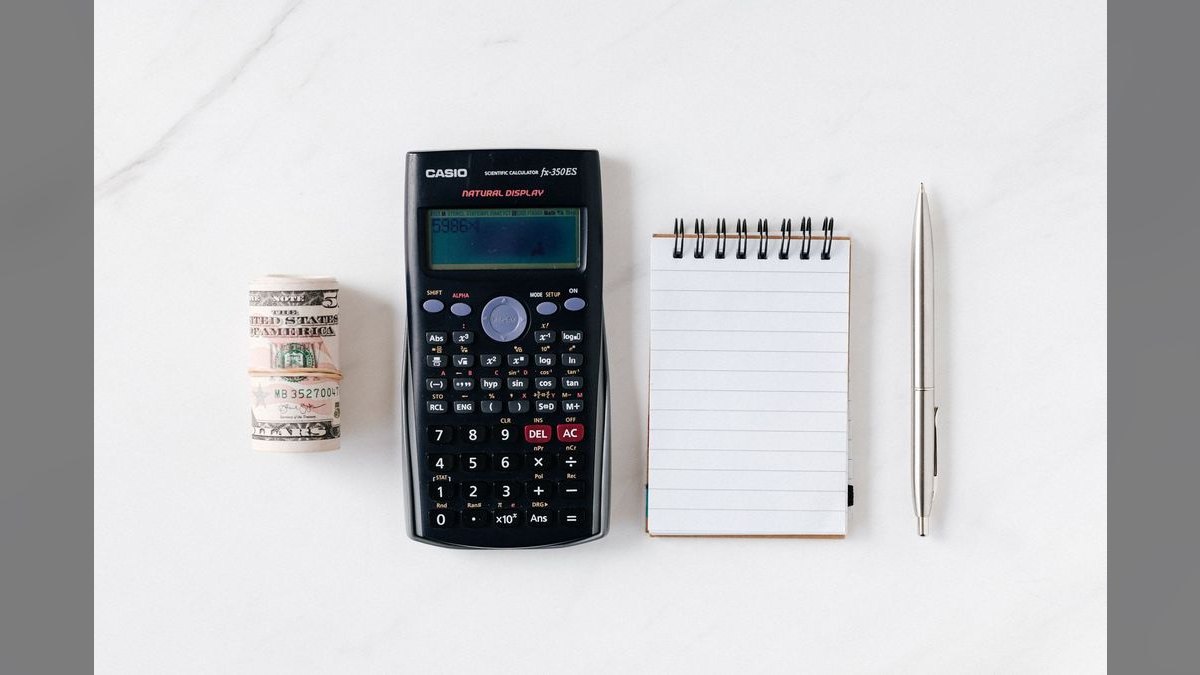 Who has fractional CROs for hire — figure 1