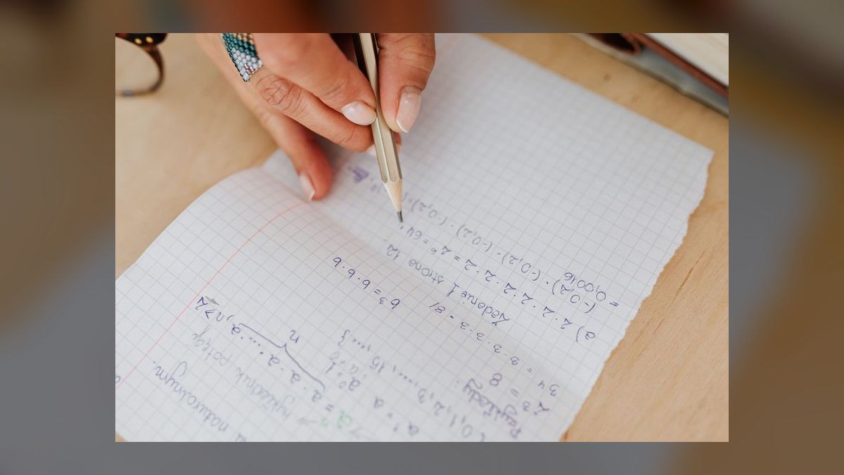 How do I write a fractional CRO job description in 2027 — figure 8