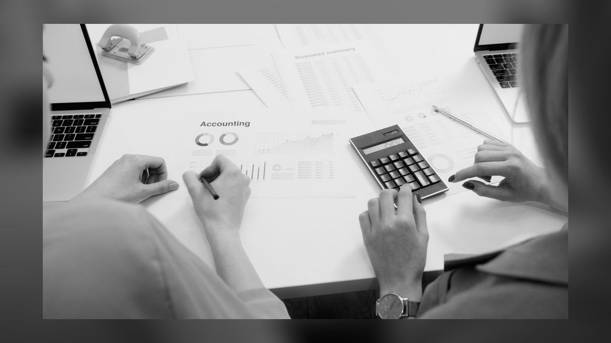 Where do I find a fractional CRO for a fintech company in 2027 — figure 5