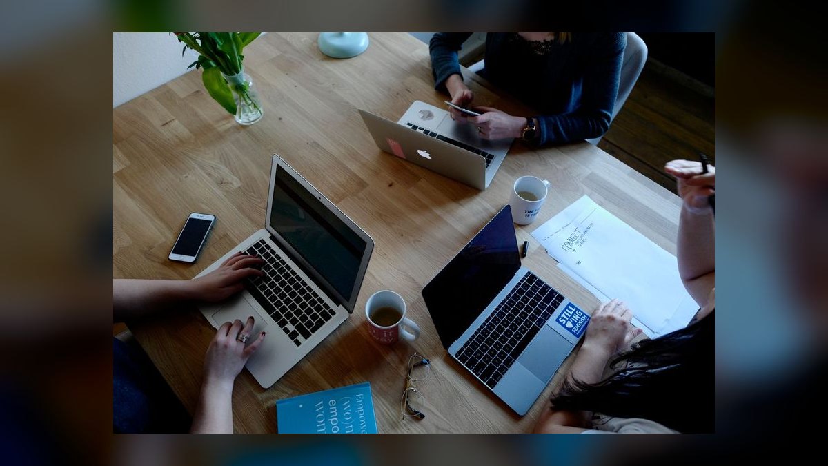 What is the best way to source a fractional CRO for a startup in 2027 — figure 4