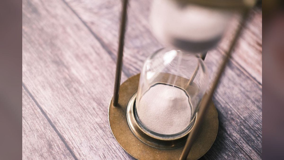 Fractional CRO vs full-time CRO — which should I hire in 2027?