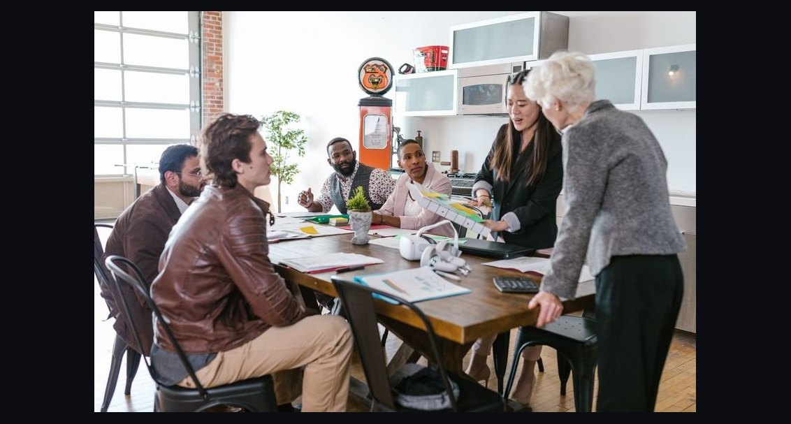 Fractional CRO vs full-time CRO for a pre-seed startup in 2027?