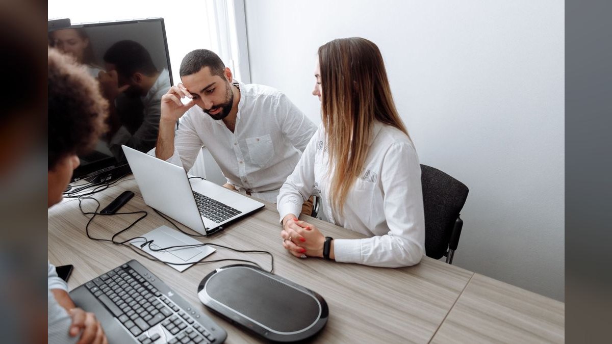 How to automate fractional CRO meeting notes into CRM opportunities with AI tools in 2027 — figure 1