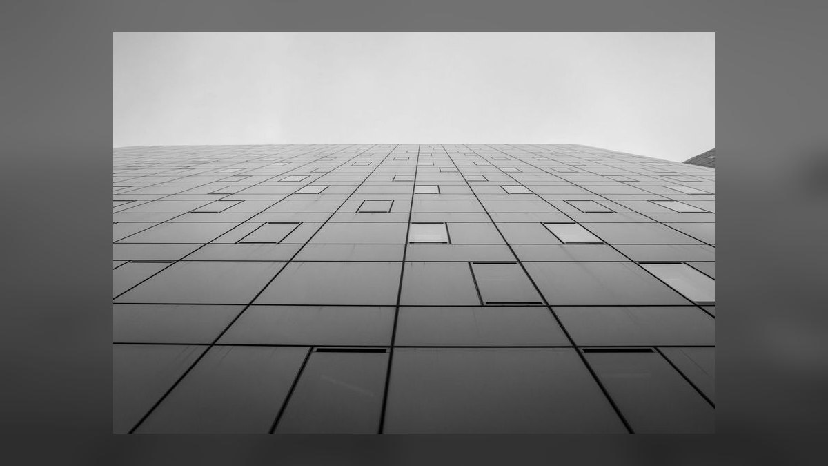 How to align fractional CRO compensation tracking with RevOps commission tools in 2027