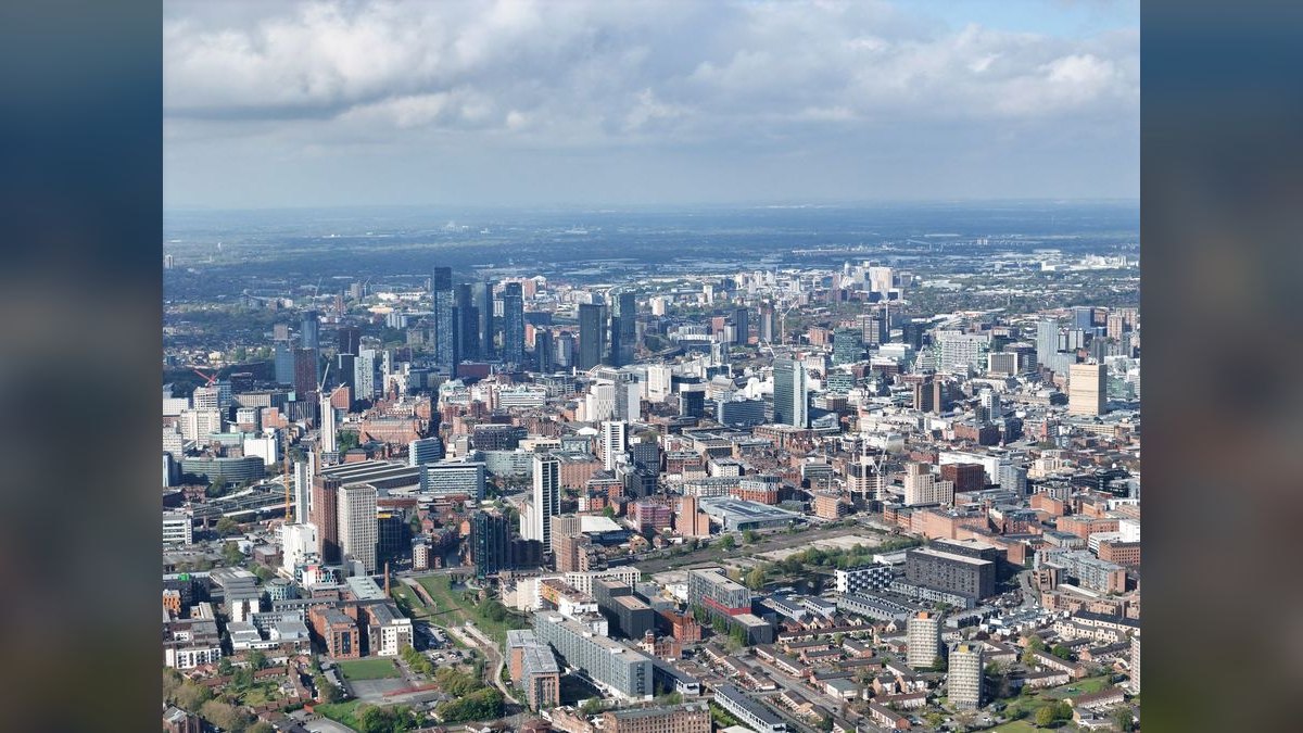 How do I hire a fractional CRO in Manchester in 2027?