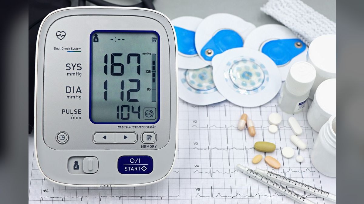 What does a fractional CRO do for a healthtech business in 2027?